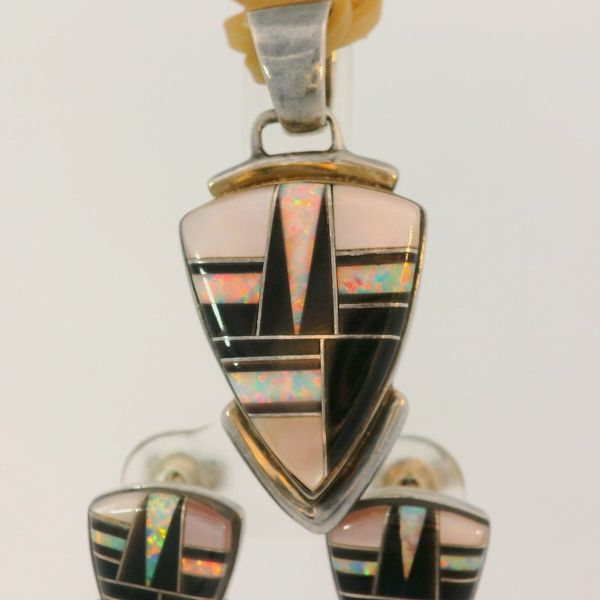 Earring Image 2 Chipper's Jewelry Bonney Lake, WA