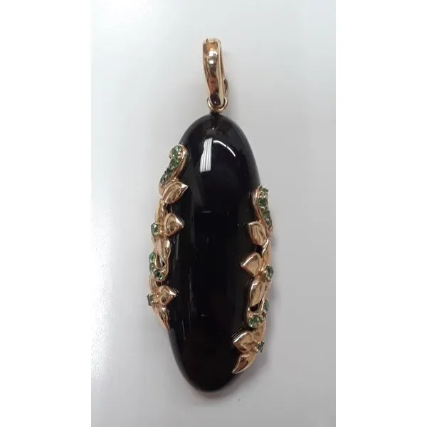 14Kt Yellow Gold Onyx Pendant Image 2 Chipper's Jewelry Bonney Lake, WA