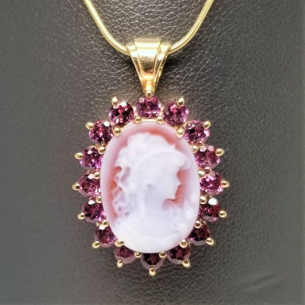 Sardonyx Cameo Pendant in 14kt Yellow Gold Chipper's Jewelry Bonney Lake, WA