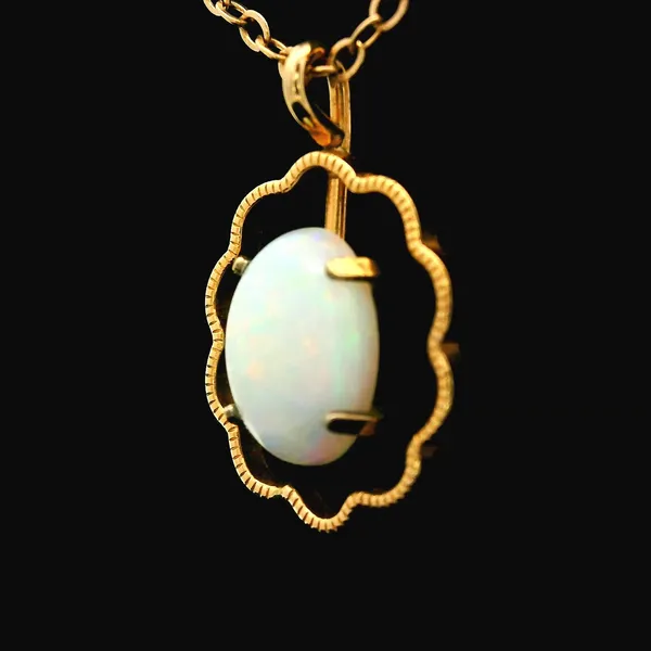 10KY Opal Pendant w/18