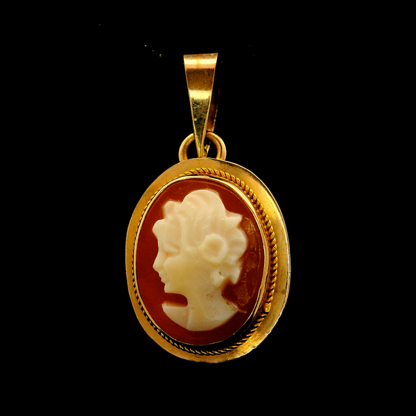 14K Yellow Gold Shell Cameo Pendant Chipper's Jewelry Bonney Lake, WA