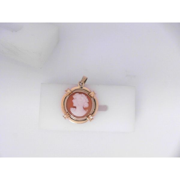 14K Yellow Shell Cameo Pendant Chipper's Jewelry Bonney Lake, WA