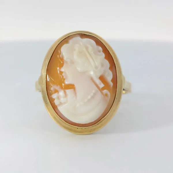 18K Yellow Gold Cameo Ring Chipper's Jewelry Bonney Lake, WA