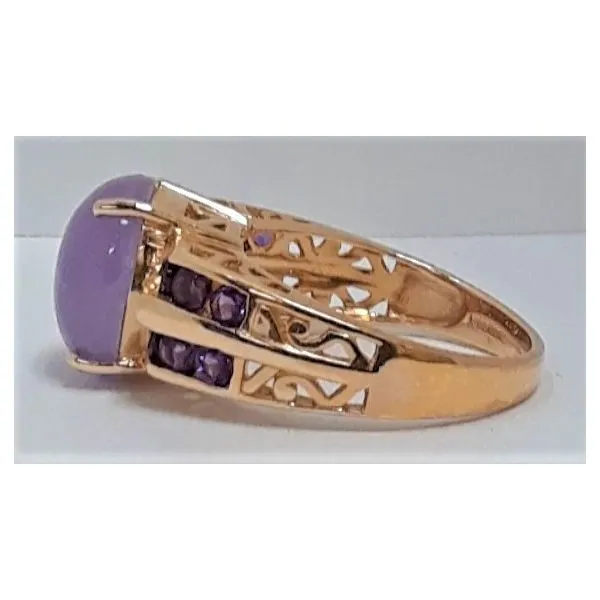 14kt Yellow Gold Lavender Jade Ring Image 2 Chipper's Jewelry Bonney Lake, WA