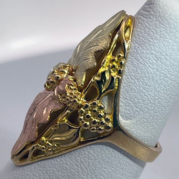 10K Black Hills Gold Ring SZ 6.5 Image 3 Chipper's Jewelry Bonney Lake, WA
