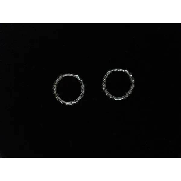 14KY 2.5x13mm Ribbed Polished Hoop Earrings Image 2 Chipper's Jewelry Bonney Lake, WA