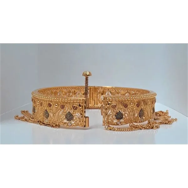 21kt Yellow Gold Bangle Bracelet with Dangles Image 2 Chipper's Jewelry Bonney Lake, WA