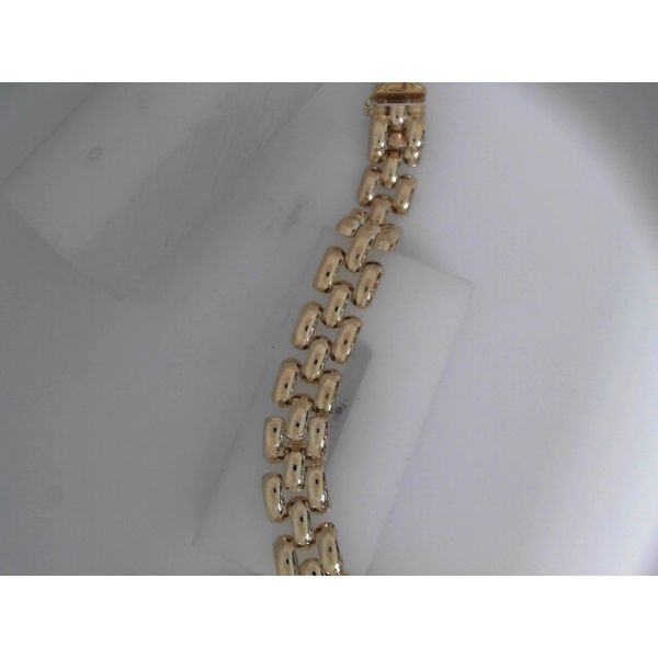 Vintage jewelry sold as is.  Sizing is not included. Chipper's Jewelry Bonney Lake, WA