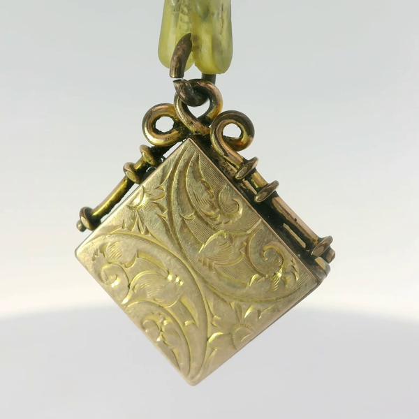 10K Yellow Gold 1910's Locket Pendant Image 4 Chipper's Jewelry Bonney Lake, WA