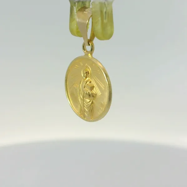 18KY Jesus Charm Pendant Image 4 Chipper's Jewelry Bonney Lake, WA