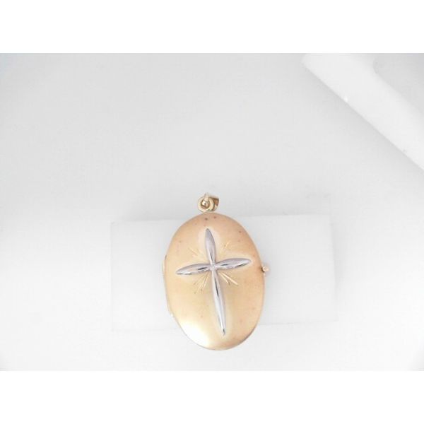 14 Karat Gold Locket. Chipper's Jewelry Bonney Lake, WA