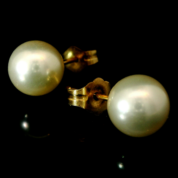 14K Yellow Gold Akoya Cultured Pearl 7.2mm Stud Earrings Image 2 Chipper's Jewelry Bonney Lake, WA