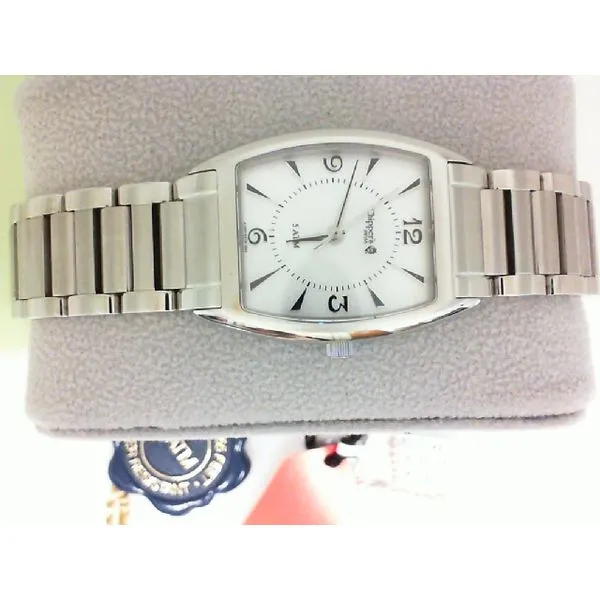Chipper's Women's Swiss Movement, Sapphire Crystal, 5 ATM, White Dress Watch, Stainless Steel, Pearl Face Chipper's Jewelry Bonney Lake, WA