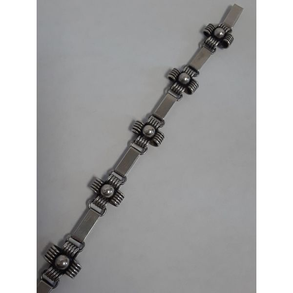 7.5" Sterling Silver Flower Bracelet. Made in Denmark. Chipper's Jewelry Bonney Lake, WA