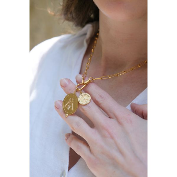 Diamond Bee Medallion Image 2 Clark's Diamond Jewelers Coeur d'Alene, ID