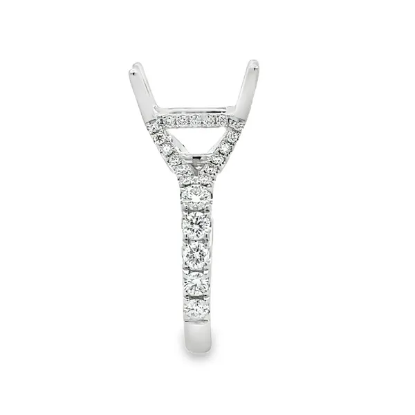 14KW Shared Prong Diamond 