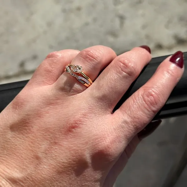 Compass Set Oval Diamond Engagement Ring Image 4 Skaneateles Jewelry Skaneateles, NY