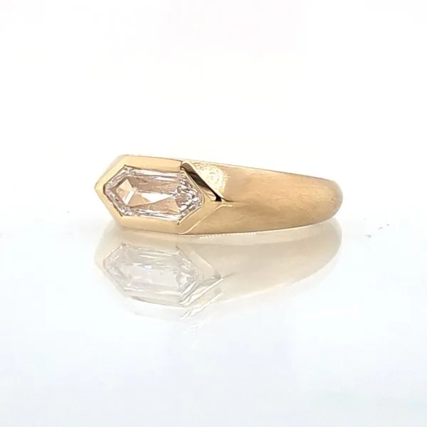 14K Yellow Gold East-West Hexagonal Diamond Signet Ring [GIA] Image 2 Skaneateles Jewelry Skaneateles, NY