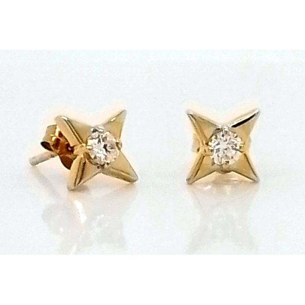 EXCLUSIVELY OURS Shining Light Diamond Stud Earrings Image 3 Skaneateles Jewelry Skaneateles, NY