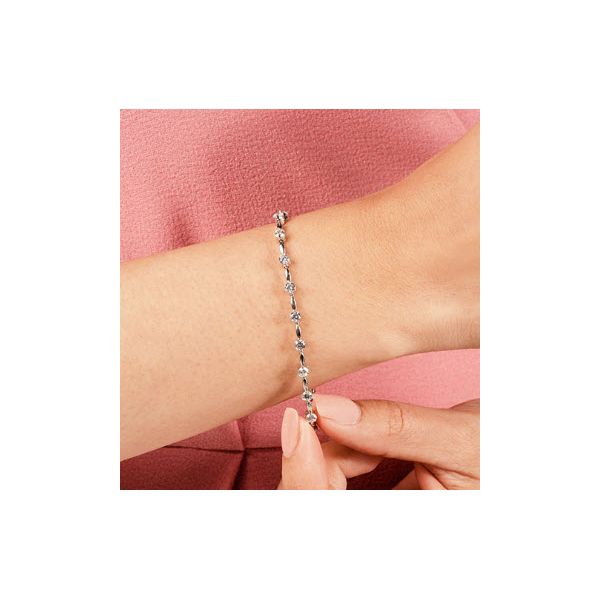 14K White Gold Oval & Circle Diamond Line Bracelet ~1.03ct TW | Skaneateles Jewelry Image 4 Skaneateles Jewelry Skaneateles, NY