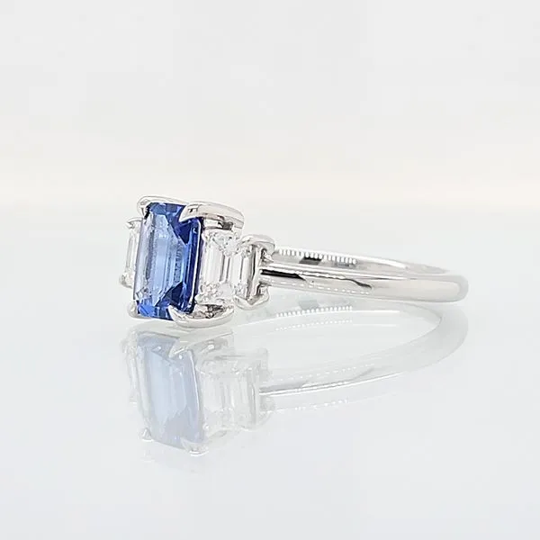 Cornflower Blue Sapphire & Diamond 