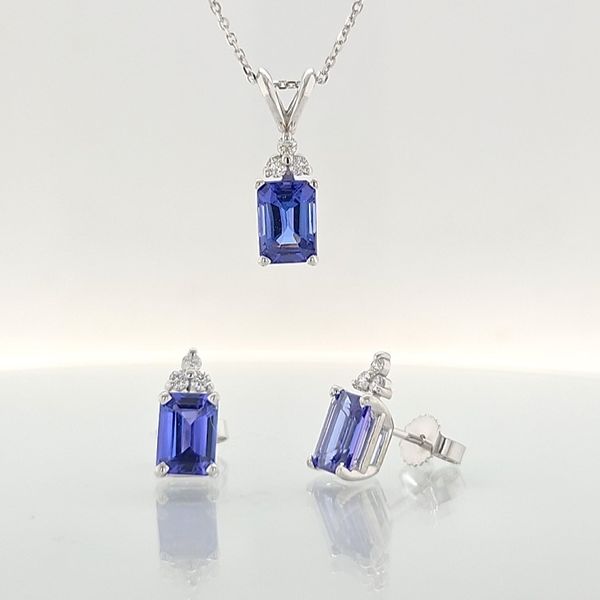 14K White Gold 1.39cttw Tanzanite & Triple-Diamond Pendant Image 4 Skaneateles Jewelry Skaneateles, NY