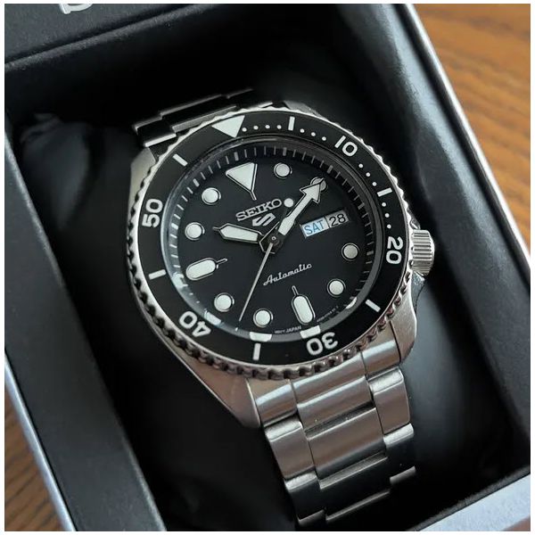 Seiko Five Sports Automatic Black Dial Watch Image 3 Skaneateles Jewelry Skaneateles, NY