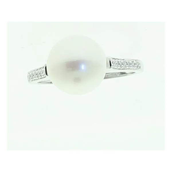 Pearl Ring Collier's Jewelers Whiteville, NC