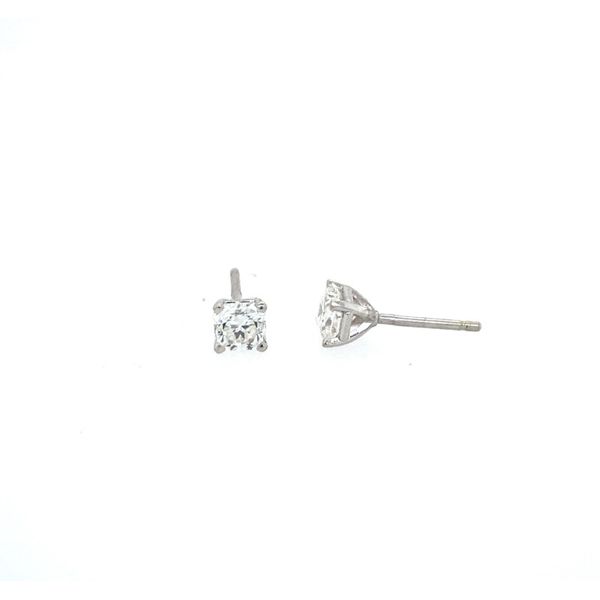Hearts On Fire 18k White Gold Dream Cut Diamond Studs Confer’s Jewelers Bellefonte, PA