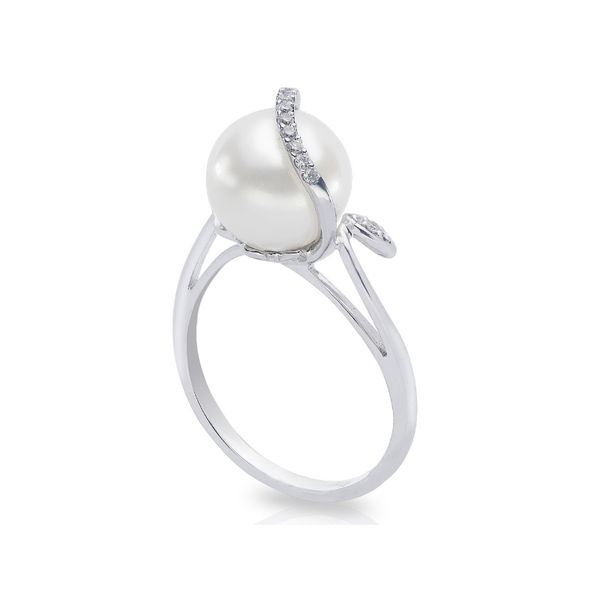 14K Gold Diamond & Fresh Water Pearl Ring Confer’s Jewelers Bellefonte, PA