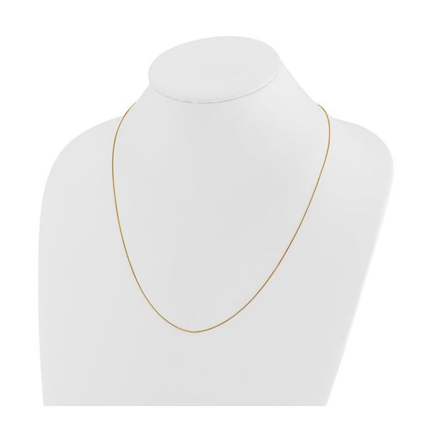 .55mm Baby Box Chain in 14k Yellow Gold, 22" Image 3 Conti Jewelers Endwell, NY