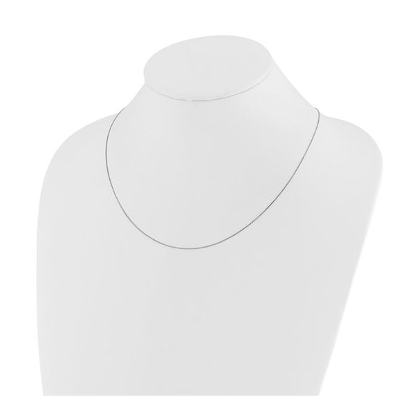 .55mm Baby Box Chain in 14k White Gold, 22" Image 4 Conti Jewelers Endwell, NY