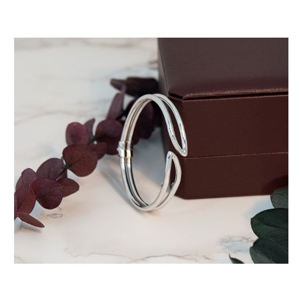 Hinged Bangle Bracelet in Sterling Silver Image 4 Conti Jewelers Endwell, NY