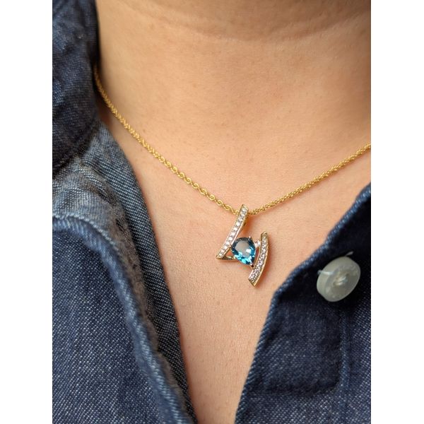 14K Yellow Gold Pendant Necklace Image 2 Conti Jewelers Endwell, NY