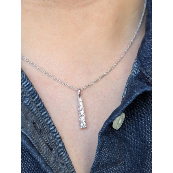 Diamond Graduated Bar Necklace in 14k White Gold Image 3 Conti Jewelers Endwell, NY
