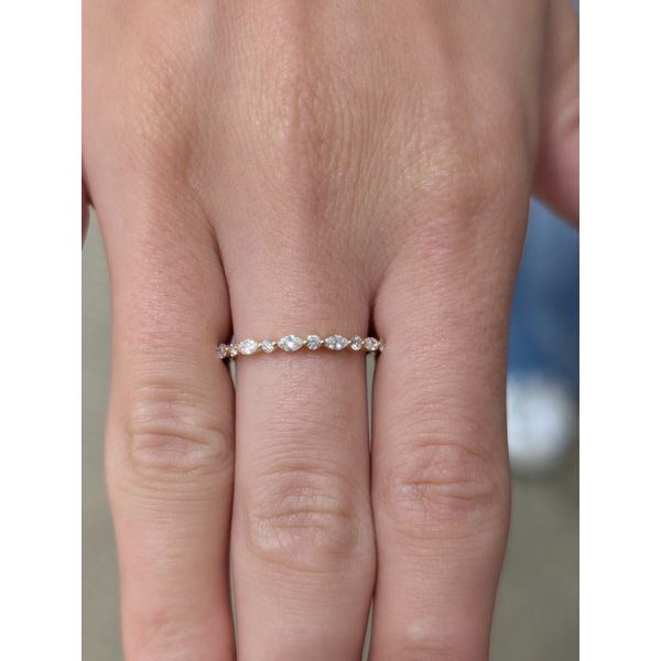 1/4 Ct. tw. Mixed Cut Diamond Wedding Band in 14k Yellow Gold Image 2 Conti Jewelers Endwell, NY