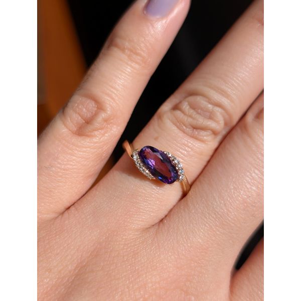 1.07ct Amethyst & .06cttw Diamond Ring in 14k Yellow Gold Size 7 Image 3 Conti Jewelers Endwell, NY