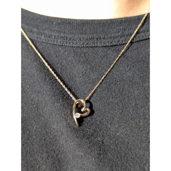 .08ct Diamond Heart Pendant in 14k yellow Gold Image 2 Conti Jewelers Endwell, NY