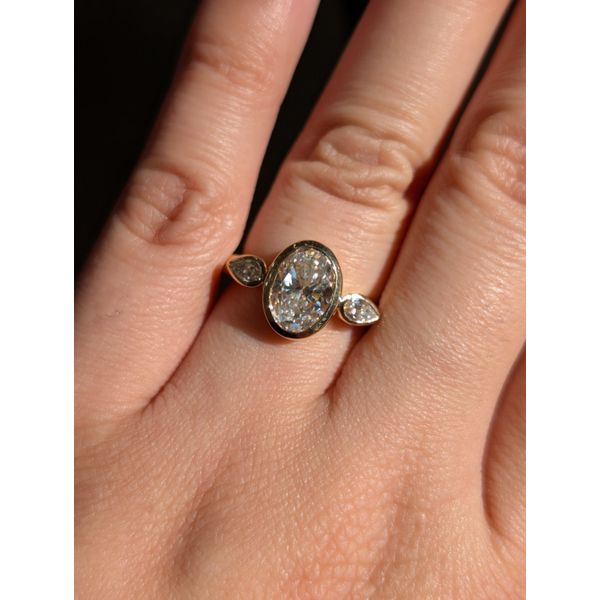 2.28cttw Lab Diamond Three Stone ring in 14k Yellow Gold Size 6.5 Image 2 Conti Jewelers Endwell, NY
