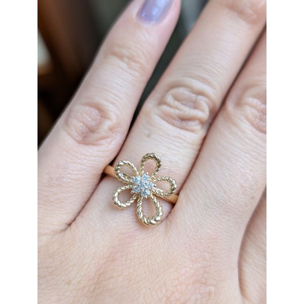 .12ctw Diamond Flower Ring Crafted in 14k Yellow Gold Size 6.5 Image 2 Conti Jewelers Endwell, NY