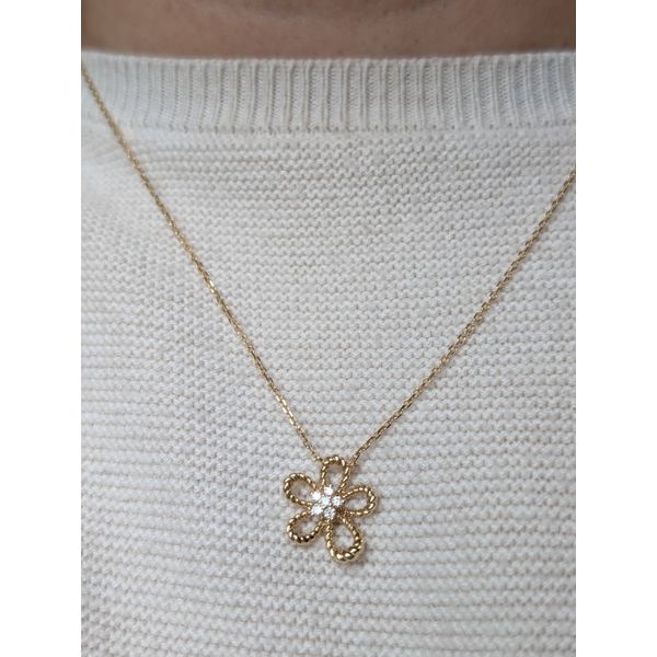 .12ctw Diamond Flower Necklace Crafted in 14k Yellow Gold 18in Image 2 Conti Jewelers Endwell, NY
