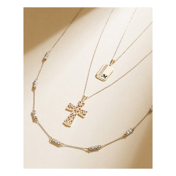 1 1/10th Ctw. Diamond Station Necklace in 14k Yellow Gold Image 2 Conti Jewelers Endwell, NY