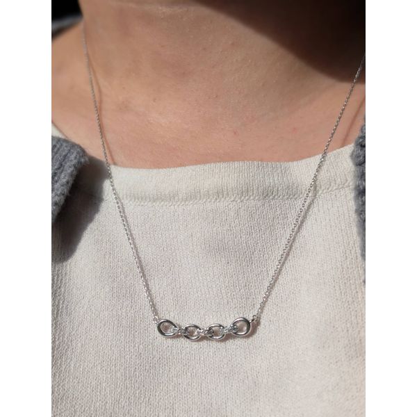 1/10th Ctw. Diamond Chain-Link Bar Necklace in Sterling Silver Image 3 Conti Jewelers Endwell, NY