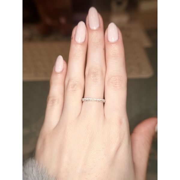 14k WG 0.12cttw Dia Scalloped Wedding Band Sz 6.5 Image 2 Conti Jewelers Endwell, NY