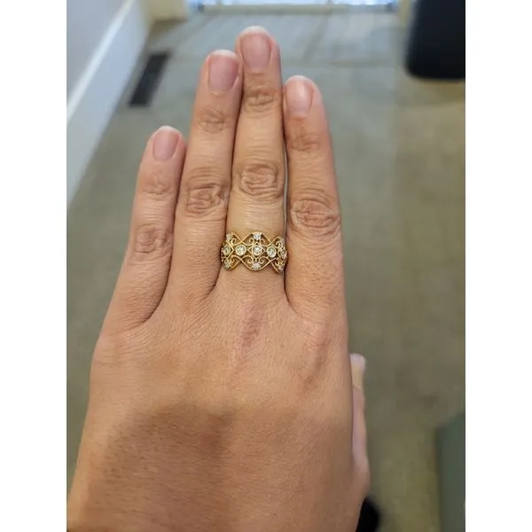 0.15 Ctw. Diamond Wedding Ring in 14kt Yellow Gold Image 2 Conti Jewelers Endwell, NY