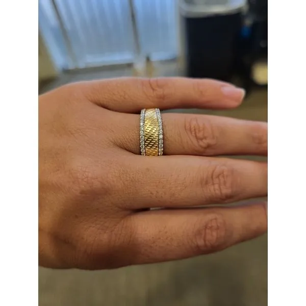 14k Yellow & White Gold 0.50cttw Diamond Hammered Ring Image 2 Conti Jewelers Endwell, NY