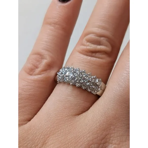 14k WG 1cttw Dia Cluster Ring Sz 7 Image 2 Conti Jewelers Endwell, NY