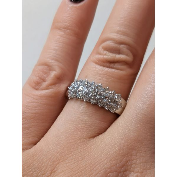 14k WG 1cttw Dia Cluster Ring Sz 7 Image 2 Conti Jewelers Endwell, NY