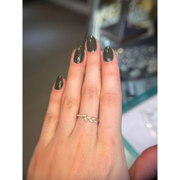 14k YG 0.08cttw Dia Leave Vine Ring Sz 6.5 Image 2 Conti Jewelers Endwell, NY