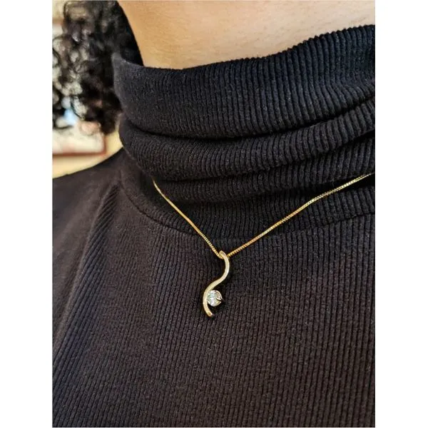 Journey Pendant Necklace in 14k Yellow Gold 16
